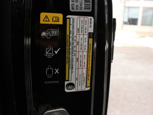 Used 2022 Jeep Gladiator Sport image 25