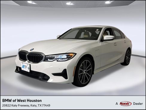 Used 2021 BMW 330e w/ Premium Package RWD image 1