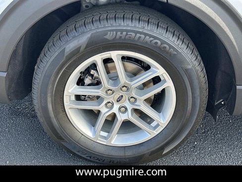 New 2026 Ford Explorer Active RWD image 17