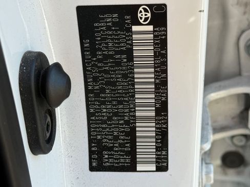 Used 2024 Toyota Corolla LE FWD image 28