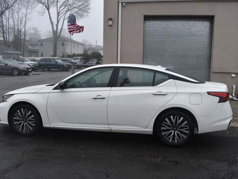 Used 2025 Nissan Altima 2.5 SV image 5