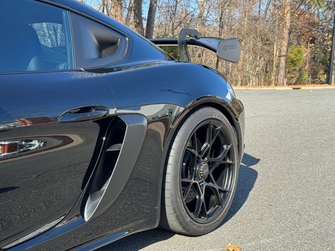 Used 2025 Porsche 718 Cayman GT4 RS image 22