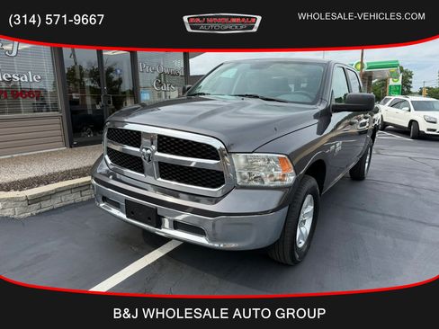 Used 2019 RAM 1500 Classic SLT AWD/4WD image 1