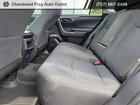 Used 2021 Toyota RAV4 LE AWD/4WD image 37
