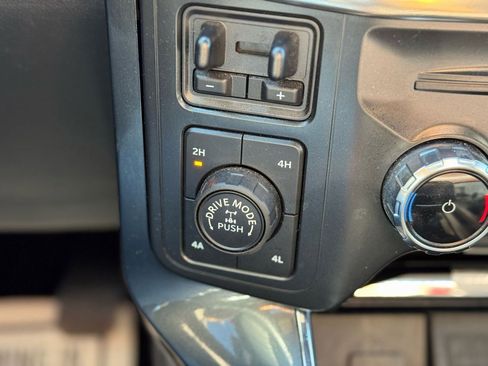 Used 2022 Ford F150 Lariat w/ Equipment Group 502A High image 31