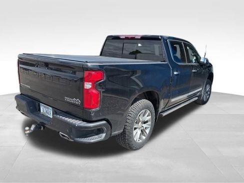 Used 2023 Chevrolet Silverado 1500 High Country w/ Z71 Off-Road Package AWD/4WD image 4