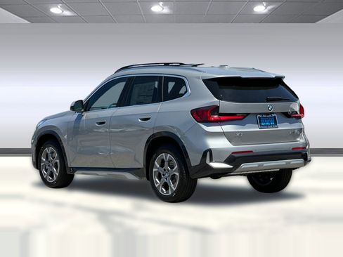 Used 2025 BMW X1 xDrive28i w/ Convenience Package AWD/4WD image 3