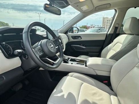 Certified 2022 Nissan Pathfinder SL w/ SL Premium Package FWD image 25