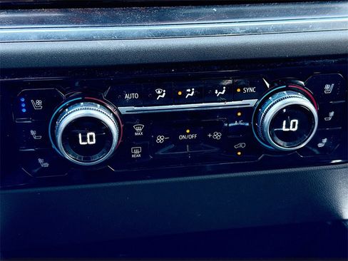 Used 2022 GMC Sierra 1500 SLT w/ SLT Premium Plus Package image 16