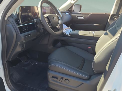 New 2026 INFINITI QX80 Luxe RWD image 12