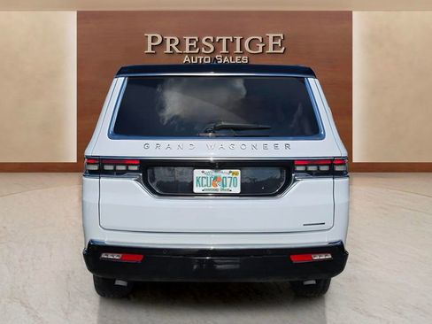 Used 2024 Jeep Grand Wagoneer L Series III AWD/4WD image 12