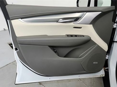 Certified 2025 Cadillac XT5 Premium Luxury w/ LPO, Floor Liner Package image 11