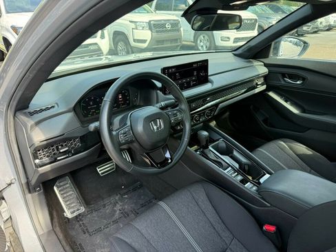 Used 2025 Honda Accord Sport image 3
