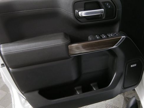 Used 2021 Chevrolet Silverado 1500 LT Trail Boss w/ Convenience Package II AWD/4WD image 14