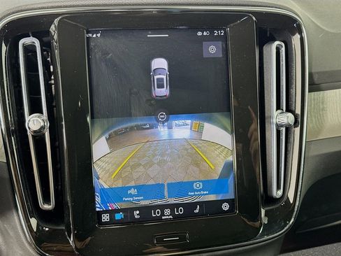 Used 2023 Volvo XC40 B4 Plus w/ Driver Assist Package image 18