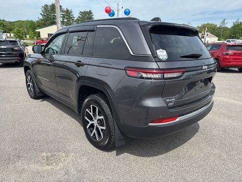 Used 2025 Jeep Grand Cherokee Limited w/ Trailer Tow Package AWD/4WD image 3
