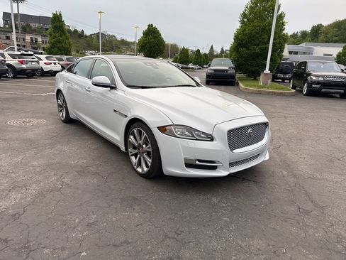 Used 2019 Jaguar XJ L Portfolio AWD/4WD image 7