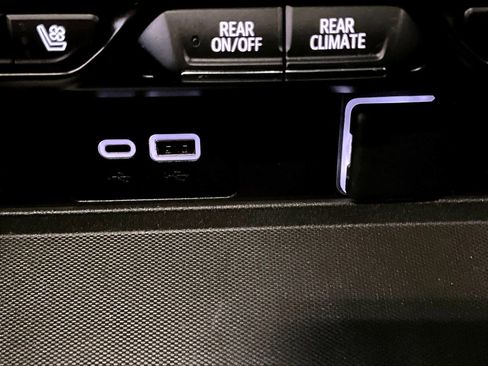 Used 2023 Chevrolet Tahoe High Country image 27