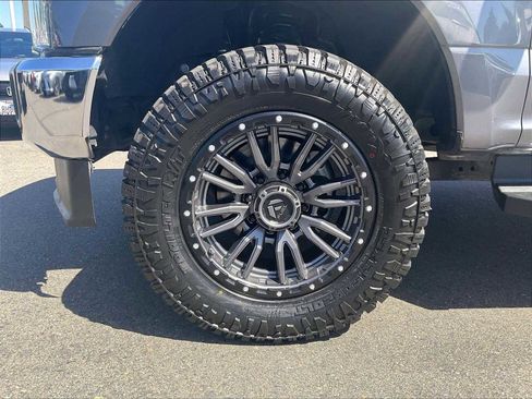 Used 2021 Ford F250 XLT w/ XLT Premium Package AWD/4WD image 12