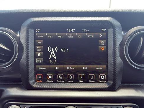 Used 2022 Jeep Wrangler Unlimited Sport AWD/4WD image 21