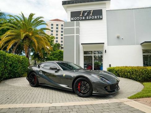 Used 2020 Ferrari 812 Superfast RWD image 52