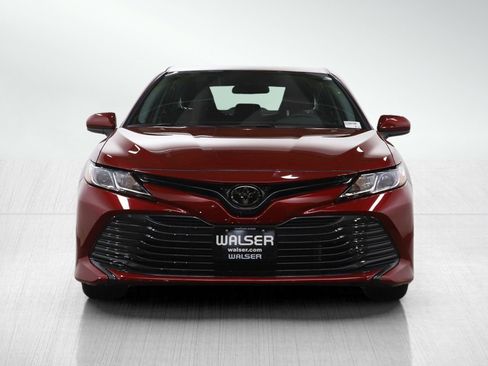 Used 2019 Toyota Camry LE image 8