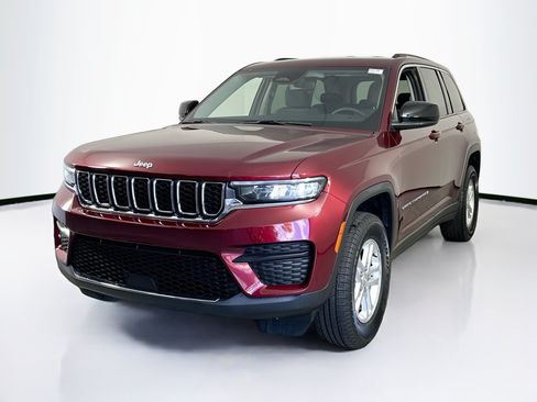 Used 2023 Jeep Grand Cherokee Laredo w/ Trailer Tow Prep Group (B) RWD image 1