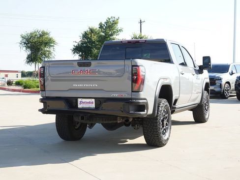 Used 2025 GMC Sierra 2500 AT4X AWD/4WD image 9