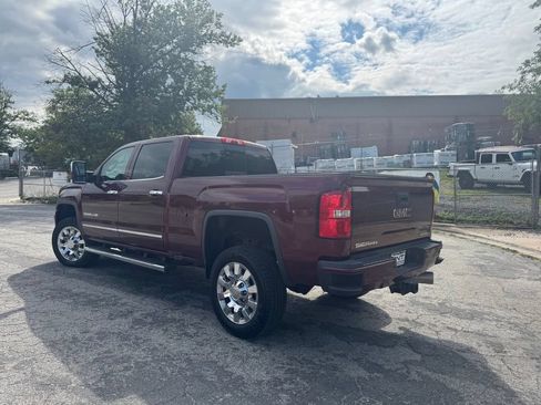 Used 2017 GMC Sierra 2500 Denali w/ Duramax Plus Package AWD/4WD image 5
