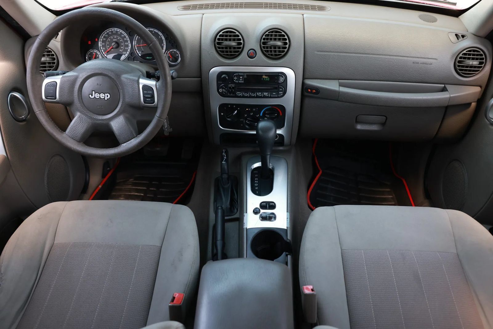 Used 2006 Jeep Liberty Limited AWD/4WD image 2