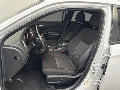 Used 2023 Dodge Charger SXT RWD image 9