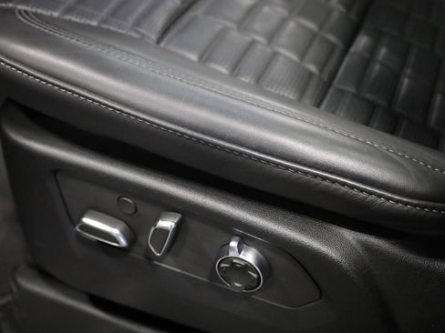 Used 2023 Cadillac Escalade V image 18