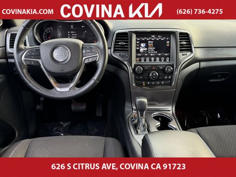 Used 2018 Jeep Grand Cherokee Laredo image 28