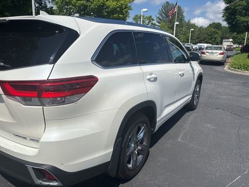 Used 2018 Toyota Highlander Limited Platinum AWD/4WD image 8