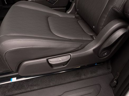 New 2026 Kia Carnival SX w/ SX Dark Edition Package FWD image 43