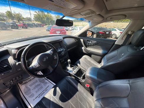 Used 2011 INFINITI FX35 AWD w/ Premium Pkg image 14