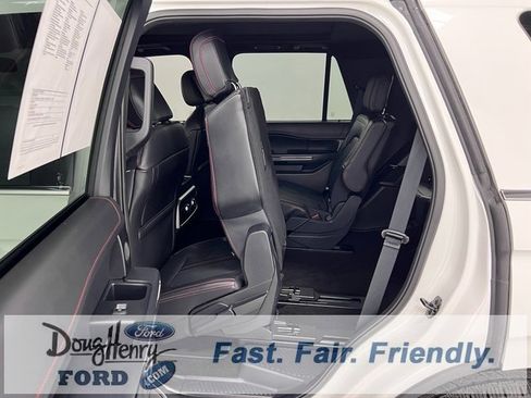 Used 2023 Ford Expedition Limited image 32