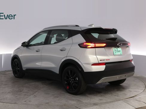 Used 2023 Chevrolet Bolt EUV LT w/ Redline Edition FWD image 17
