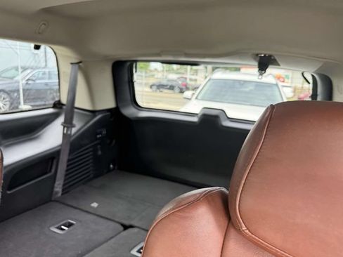 Used 2020 Cadillac Escalade Luxury AWD/4WD image 18