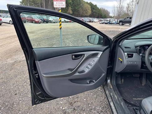 Used 2013 Hyundai Elantra GLS w/ Preferred Pkg image 21