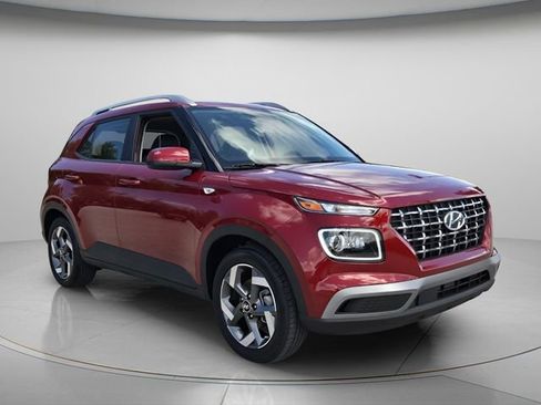 Certified 2025 Hyundai Venue Limited FWD image 9