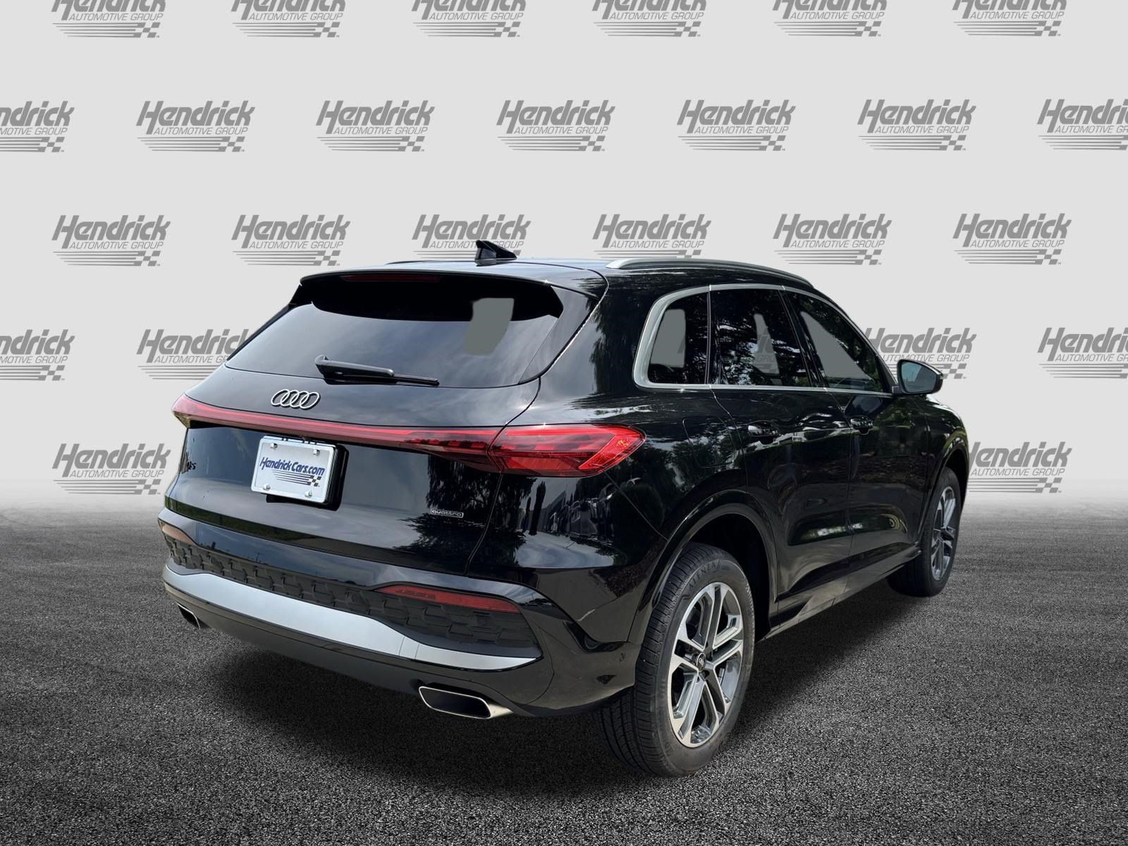Certified 2025 Audi Q5 Premium AWD/4WD image 10