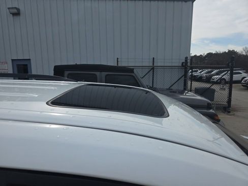 Used 2016 Toyota Sienna Limited image 12