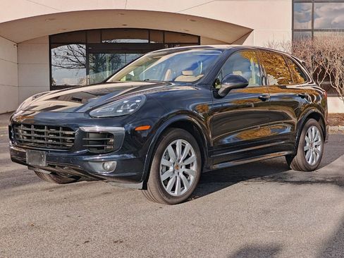 Used 2016 Porsche Cayenne S image 7