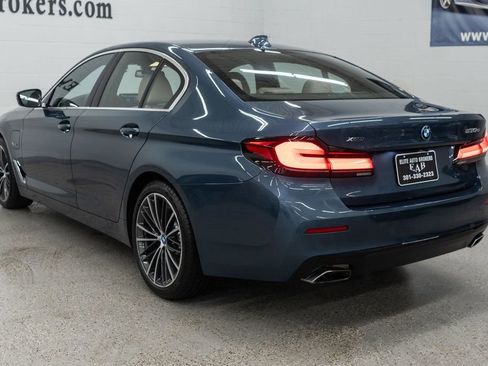 Used 2023 BMW 530e xDrive w/ Premium Package image 42