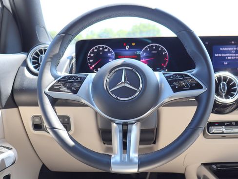 Used 2024 Mercedes-Benz GLB 250 image 23