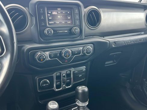 Used 2019 Jeep Wrangler Unlimited Sport S image 12