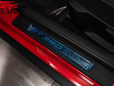 Used 2016 Ford Mustang Shelby GT350 w/ Track Package image 22