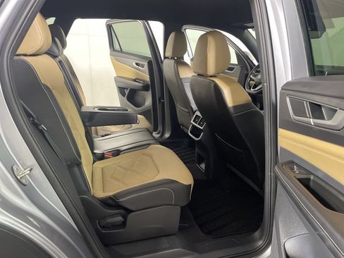 Certified 2024 Volkswagen Atlas Cross Sport SE AWD/4WD image 22