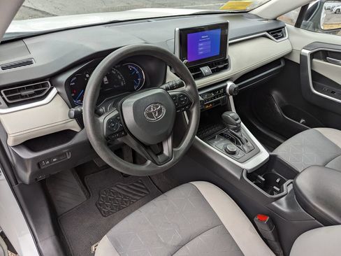 Used 2023 Toyota RAV4 XLE AWD/4WD image 13